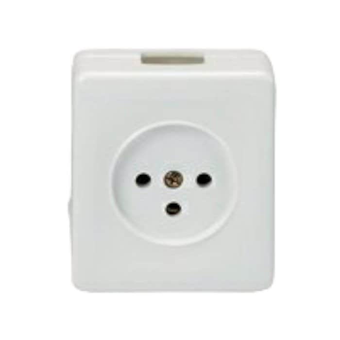 קופסת שקע כח לבנה על הטיח